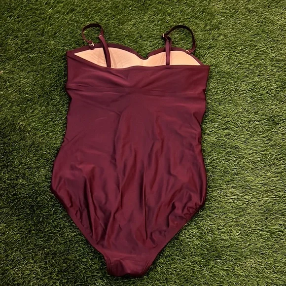 Women’s Merona One Piece Swimsuit - Picture 3 of 5